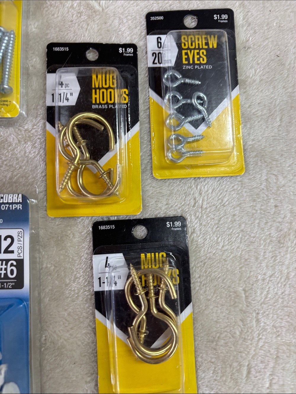 Assorted Wall Hanging Tools - Picture 5 of 9